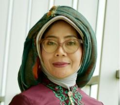 Umi Narimawati